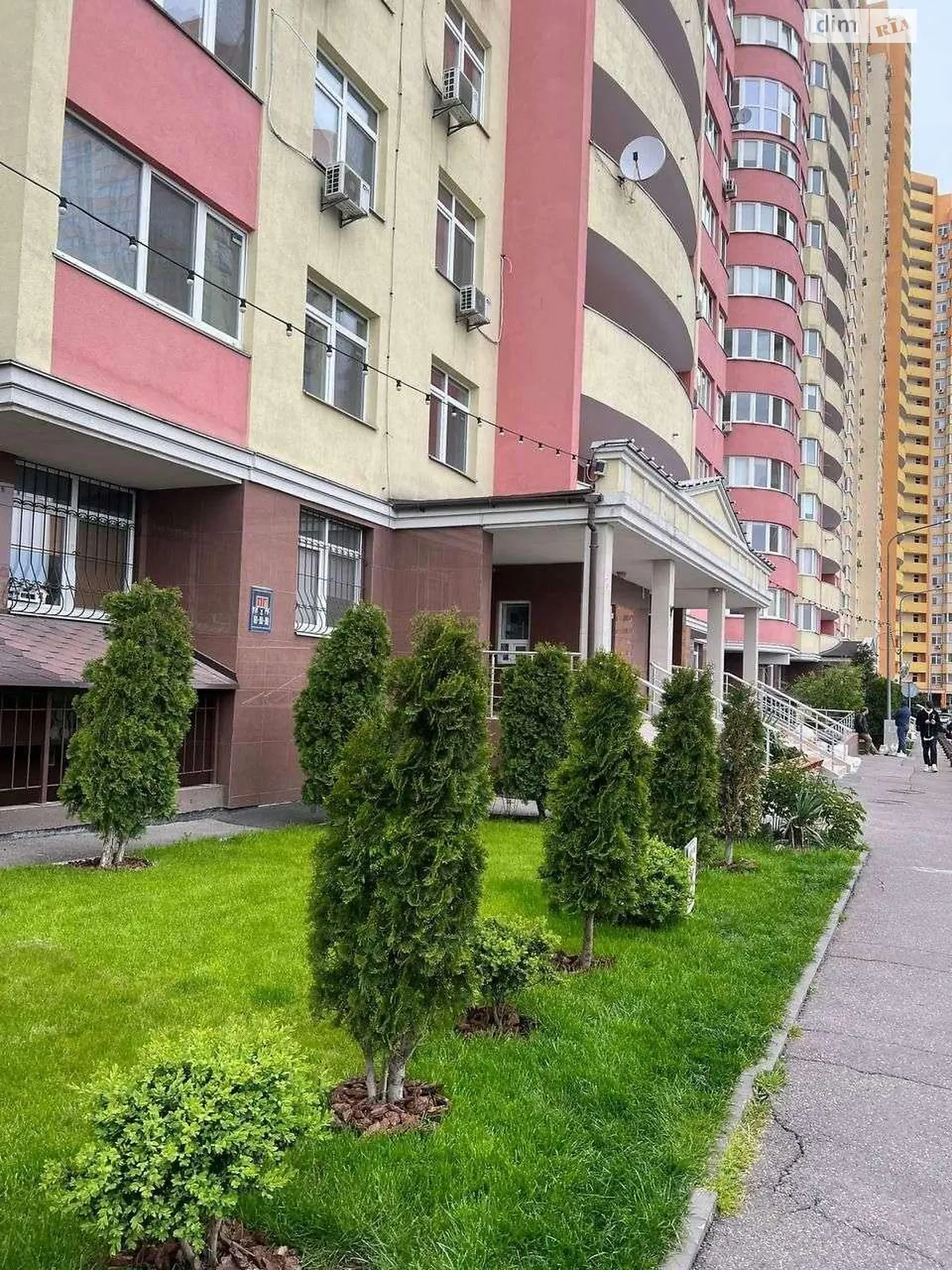 Продается 2-комнатная квартира 68 кв. м в Киеве, ул. Семьи Кульженков, 33 - фото 1