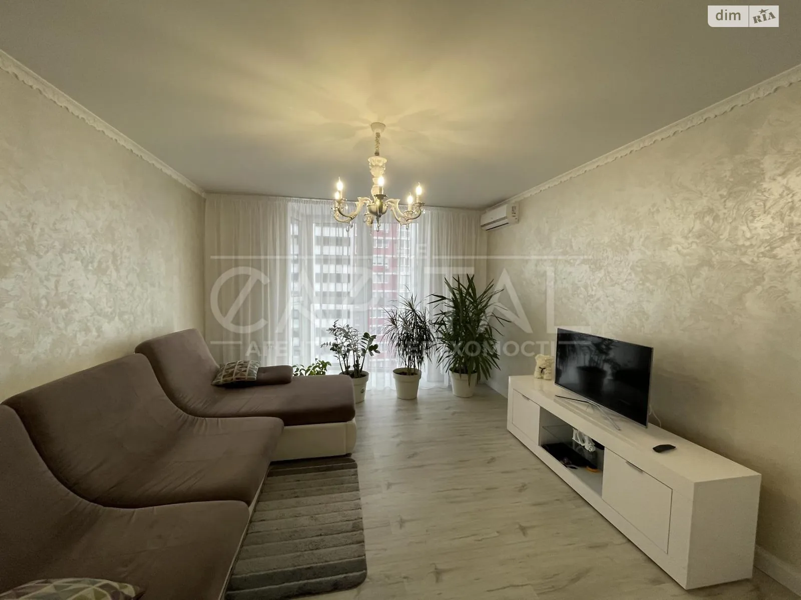 Продается 2-комнатная квартира 70 кв. м в Киеве, ул. Драгоманова