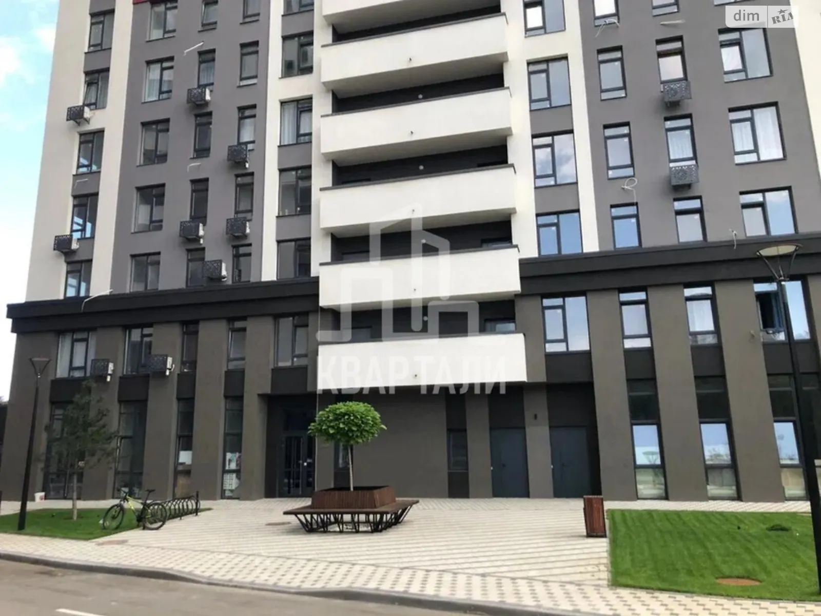 Продается 2-комнатная квартира 56 кв. м в Киеве, просп. Любомира Гузара, 15А