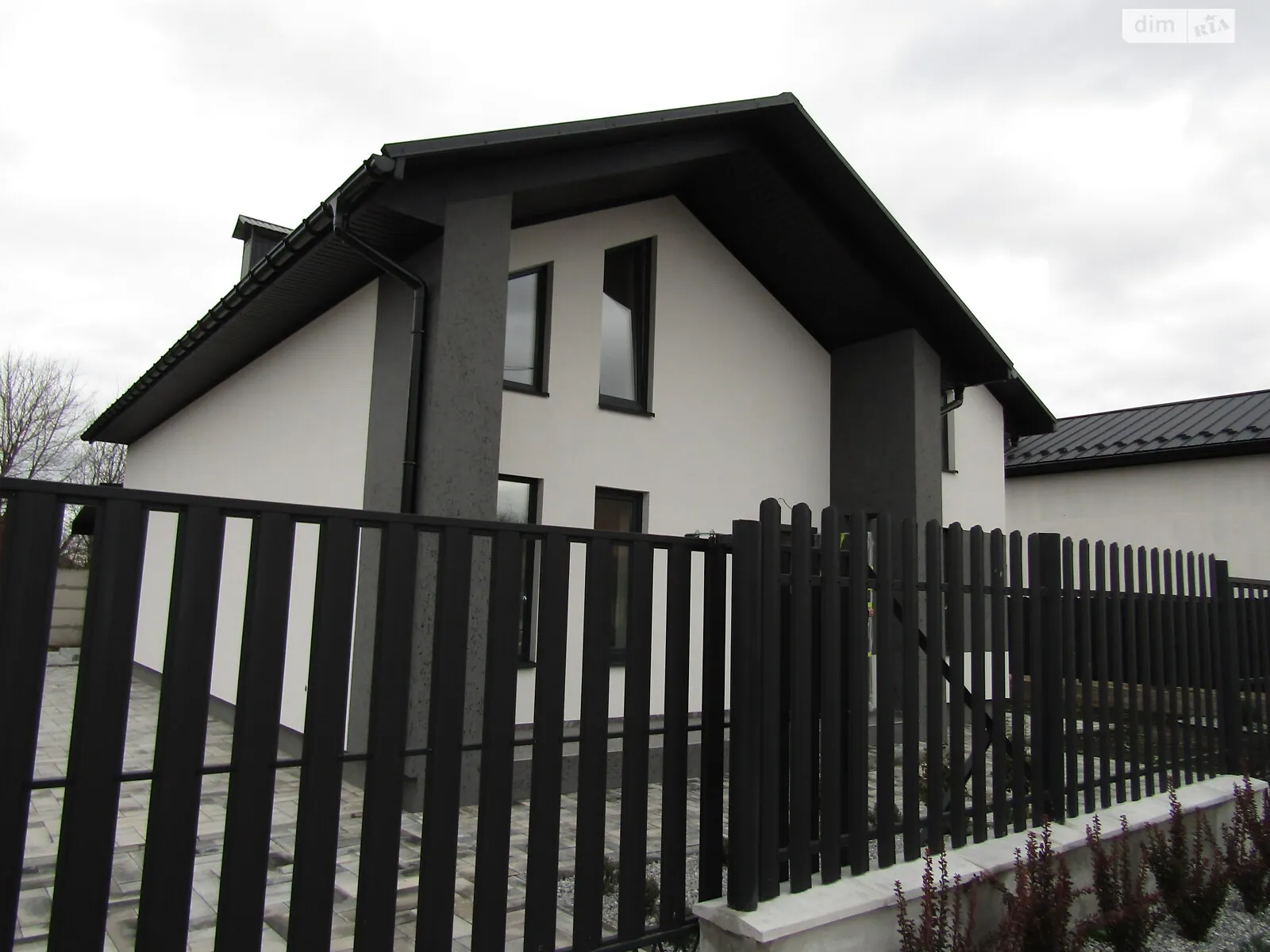 Продается дом на 2 этажа 160 кв. м с террасой, цена: 140000 $ - фото 1