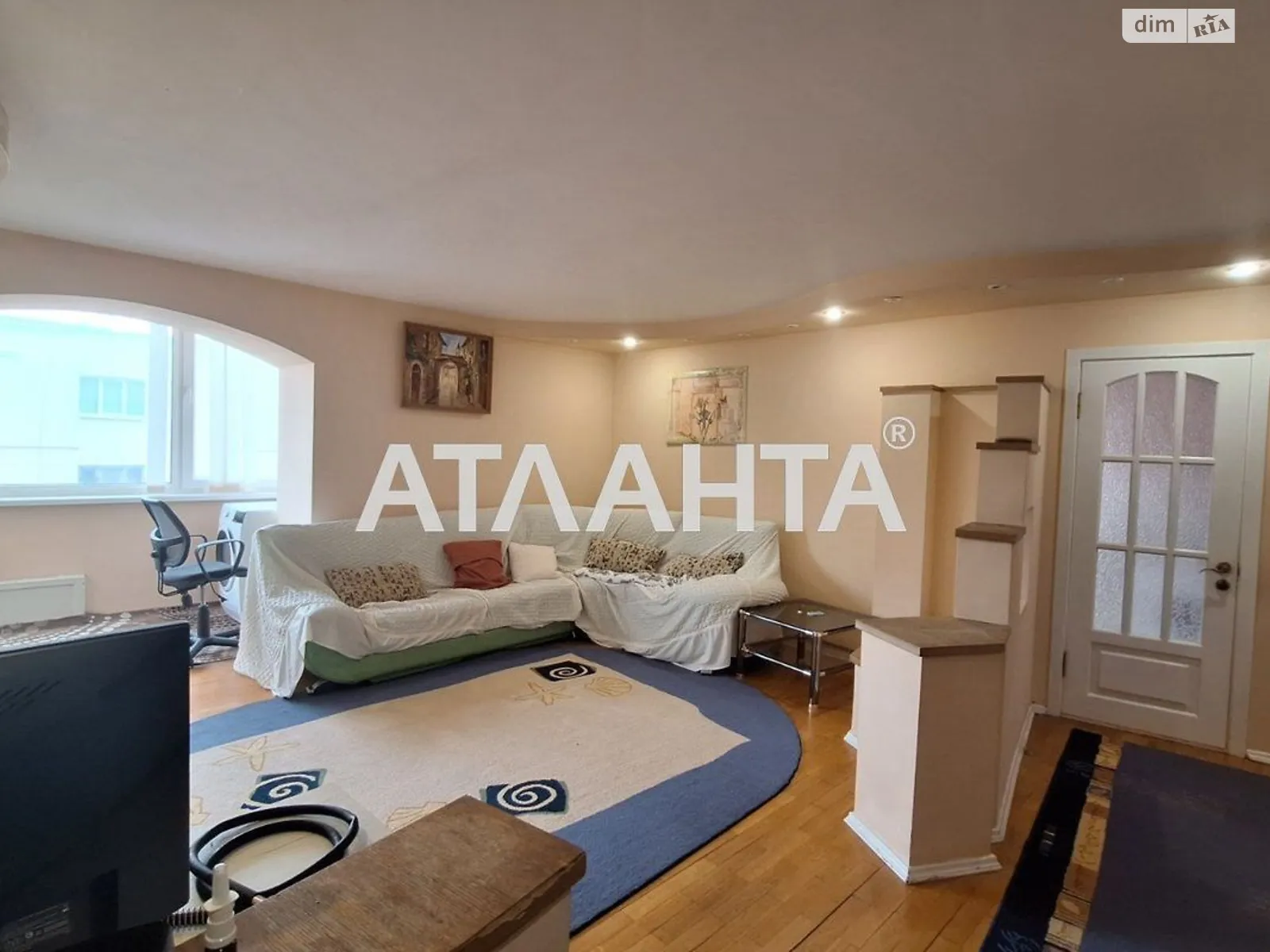 Продається 3-кімнатна квартира 87 кв. м у Чорноморську, цена: 59500 $