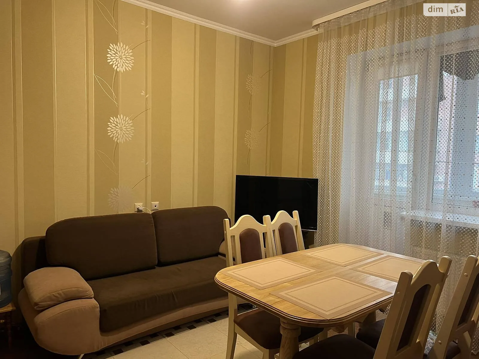 Продается 2-комнатная квартира 79.1 кв. м в Ровно, ул. Коновальца Евгения - фото 1