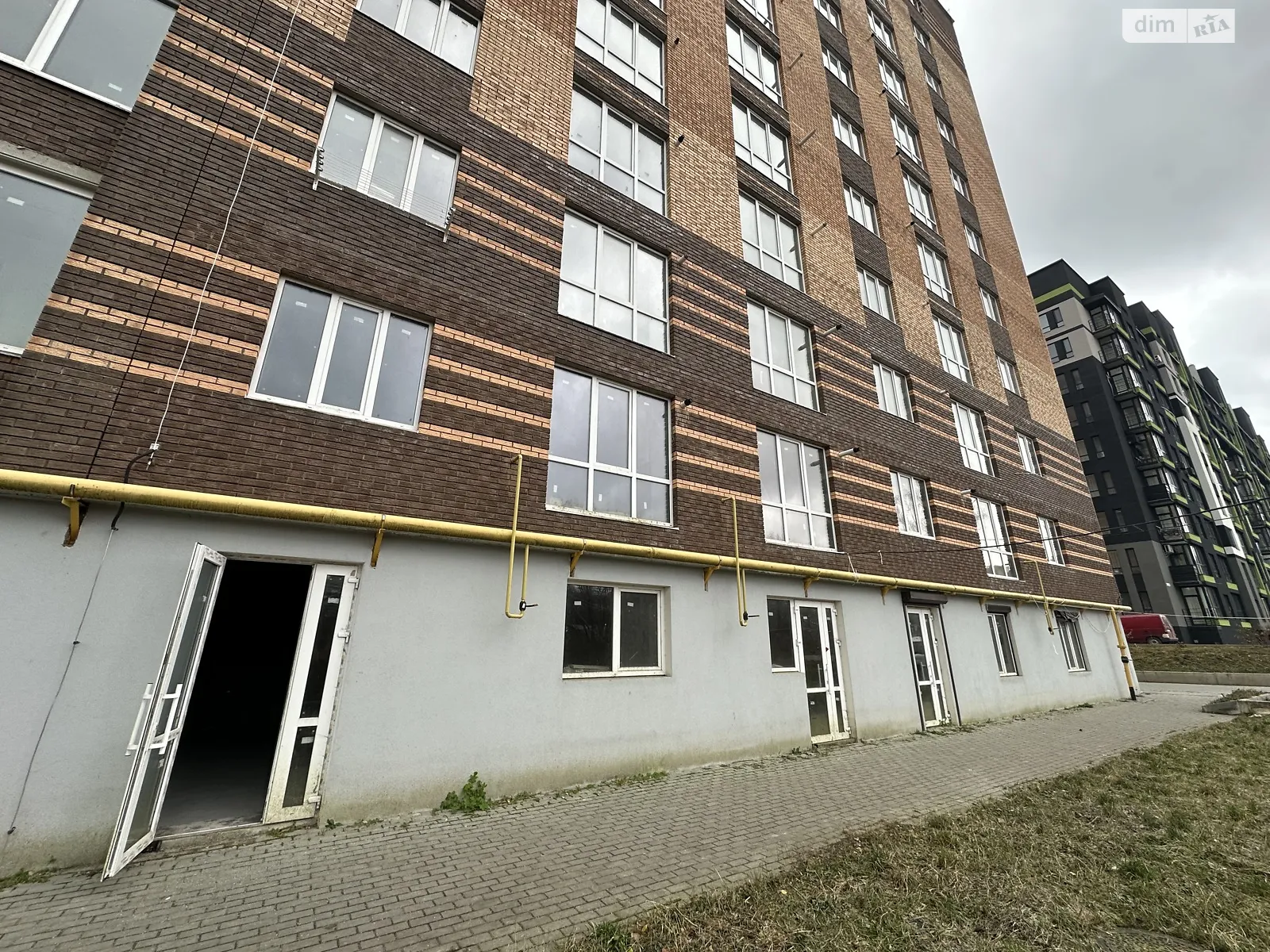 Продается офис 96 кв. м в бизнес-центре, цена: 61000 $ - фото 1