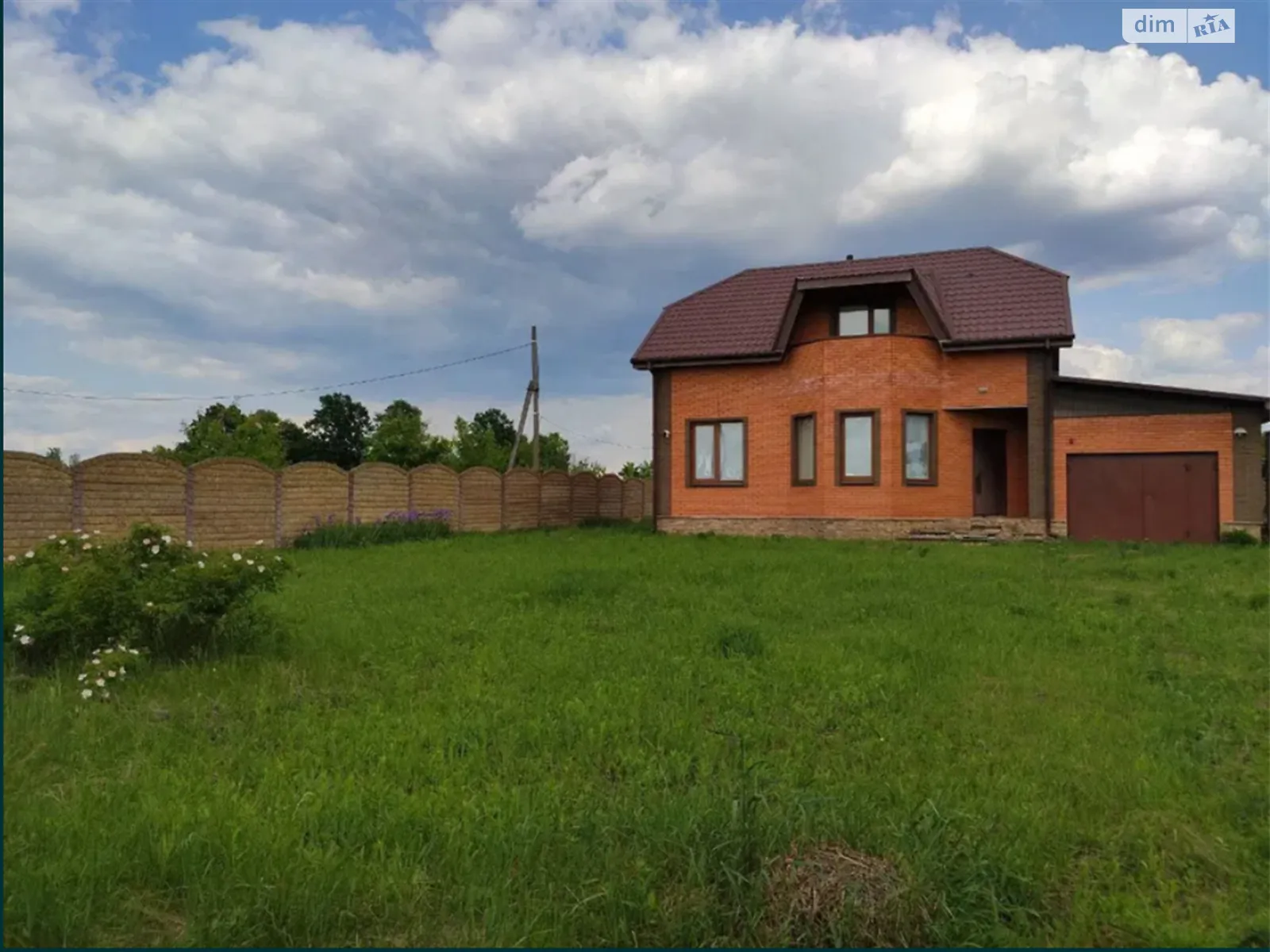 Продается дом на 2 этажа 125 кв. м с камином, цена: 130000 $ - фото 1