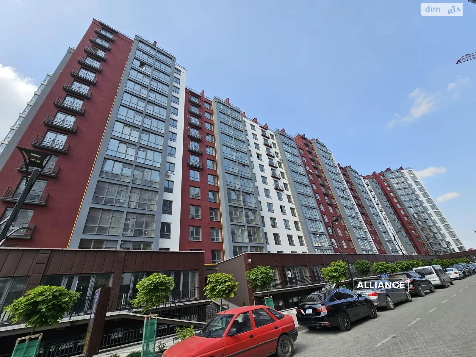 Продается 3-комнатная квартира 92 кв. м в Ивано-Франковске, ул. Княгинин - фото 1