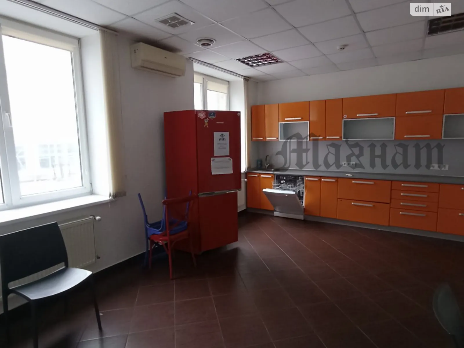 Сдается в аренду офис 570 кв. м в бизнес-центре, цена: 5700 $ - фото 1