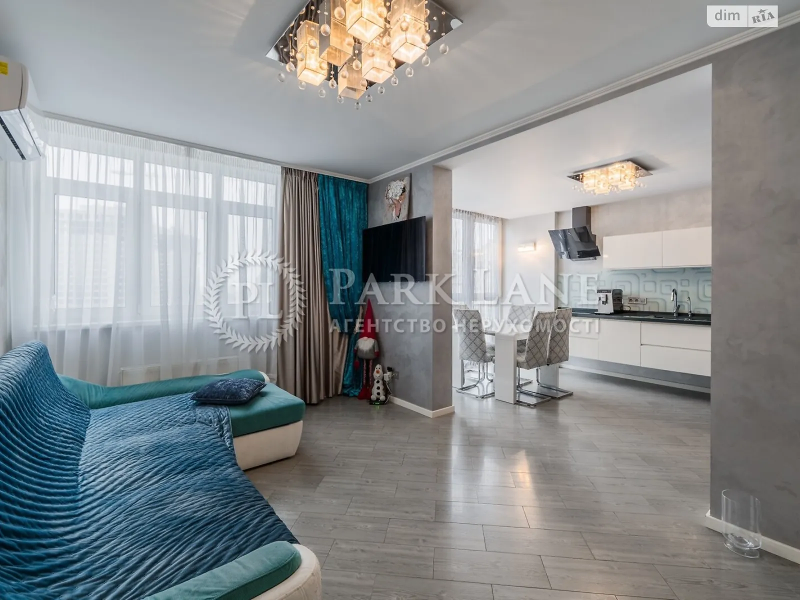 Продается 2-комнатная квартира 76 кв. м в Киеве, ул. Урловская, 23Г