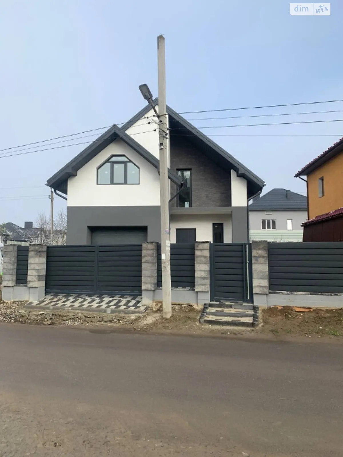 Продается дом на 2 этажа 132 кв. м с подвалом, цена: 124000 $ - фото 1