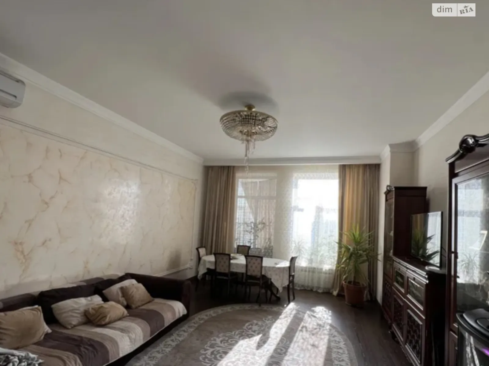 Продається 3-кімнатна квартира 126 кв. м у Одесі, бул. Лідерсівський