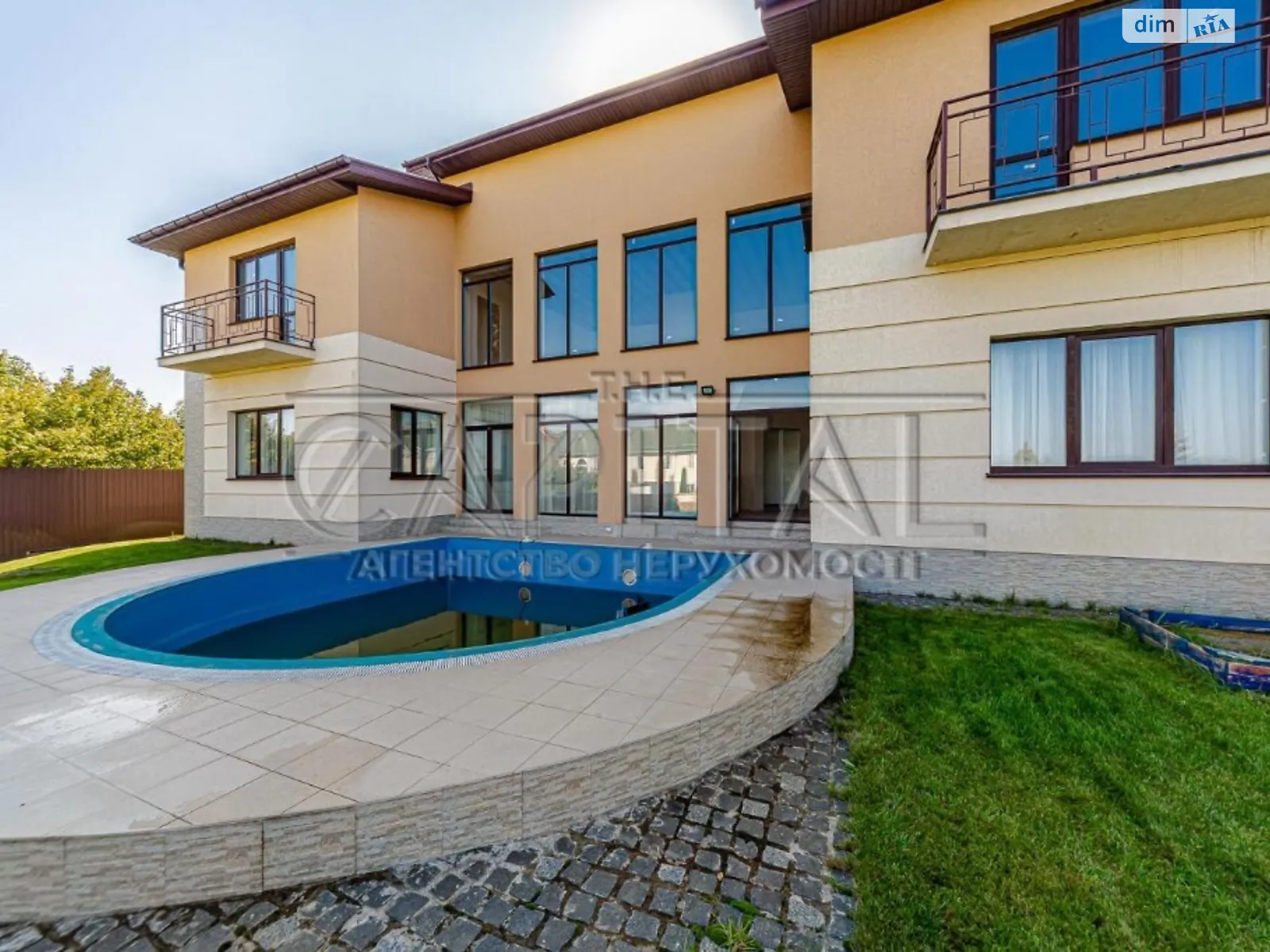 Продается одноэтажный дом 500 кв. м с камином, цена: 350000 $