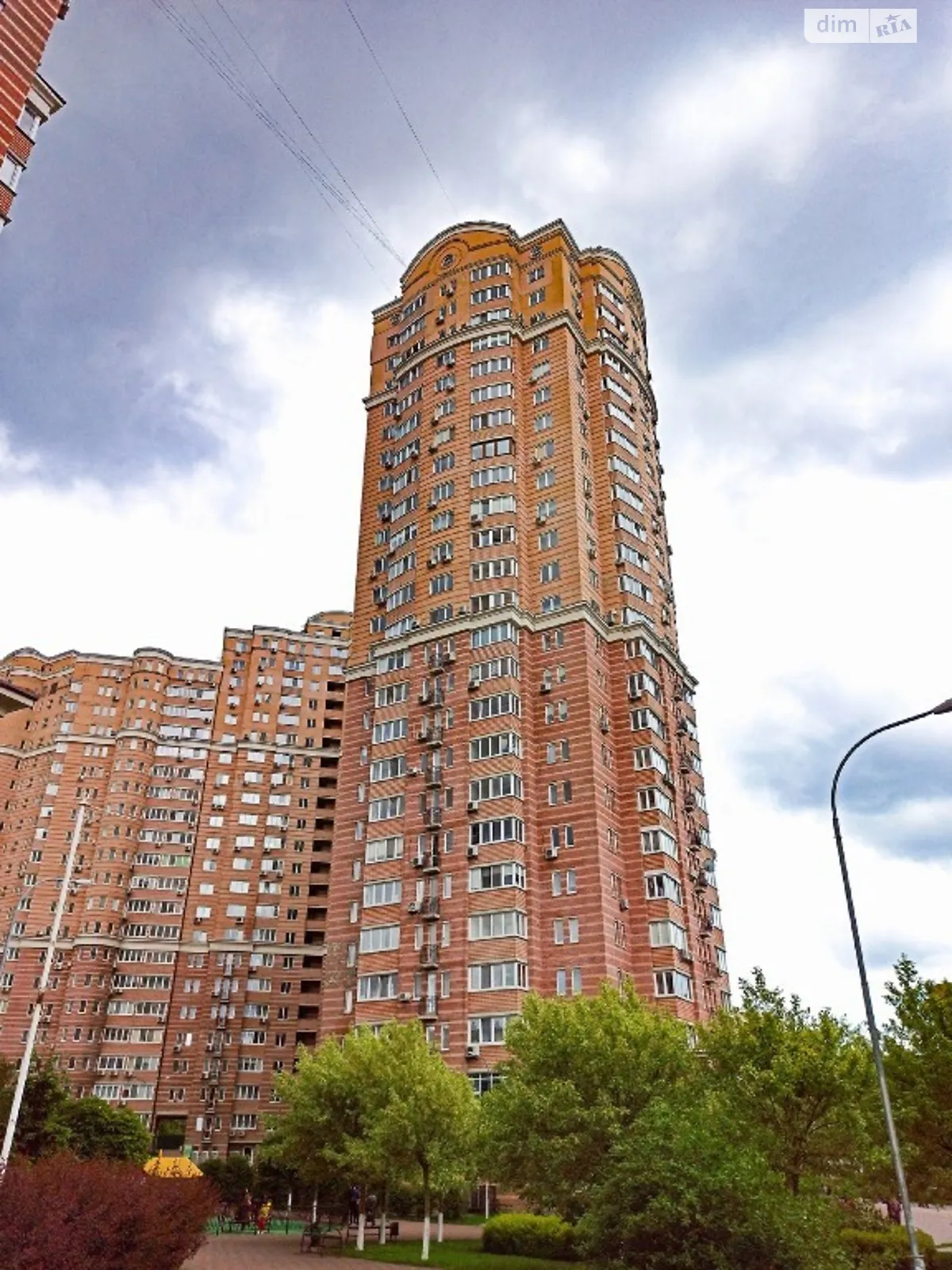 Продается 1-комнатная квартира 56 кв. м в Киеве, пл. Голосеевская, 13А - фото 1