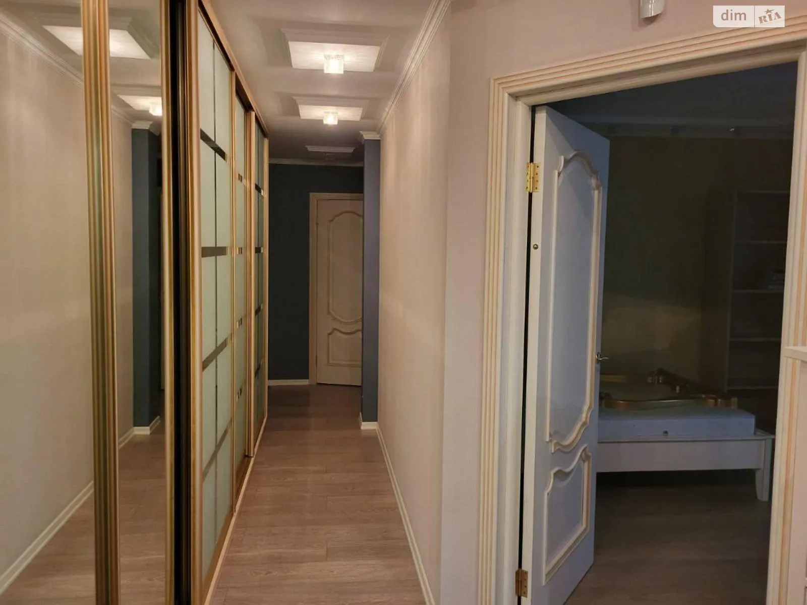 Продается 4-комнатная квартира 110 кв. м в Черноморске - фото 4
