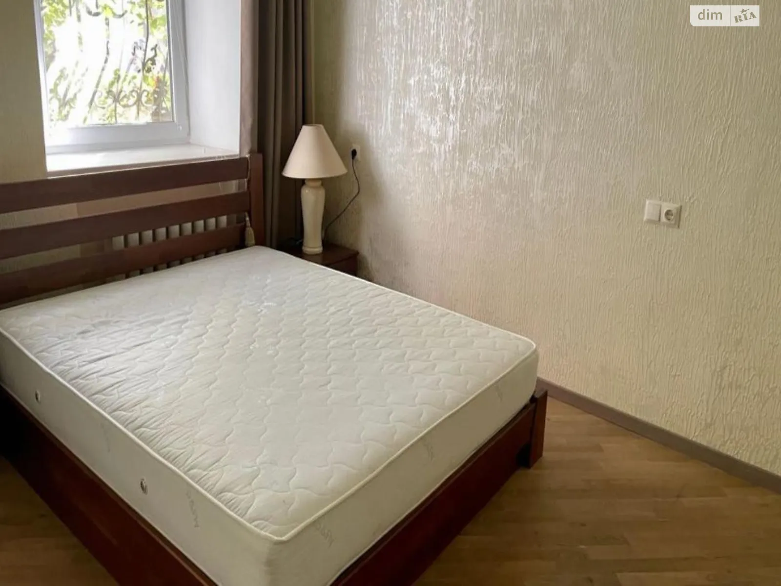 Продается 1-комнатная квартира 40 кв. м в Киеве, ул. Шелковичная, 18Б