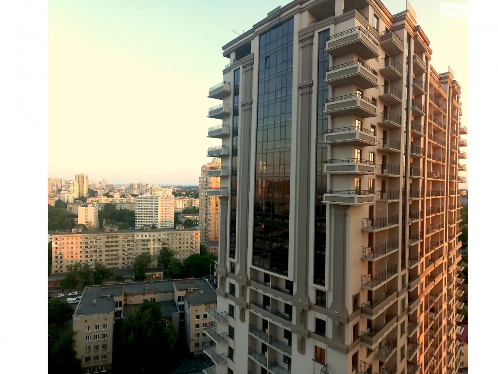 Продается 1-комнатная квартира 32 кв. м в Одессе, Фонтанская дор., 25 - фото 1