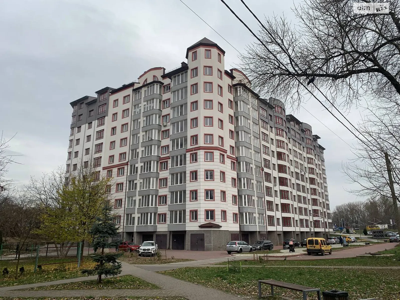 Продается 3-комнатная квартира 90 кв. м в Ивано-Франковске, ул. Галицкая - фото 1