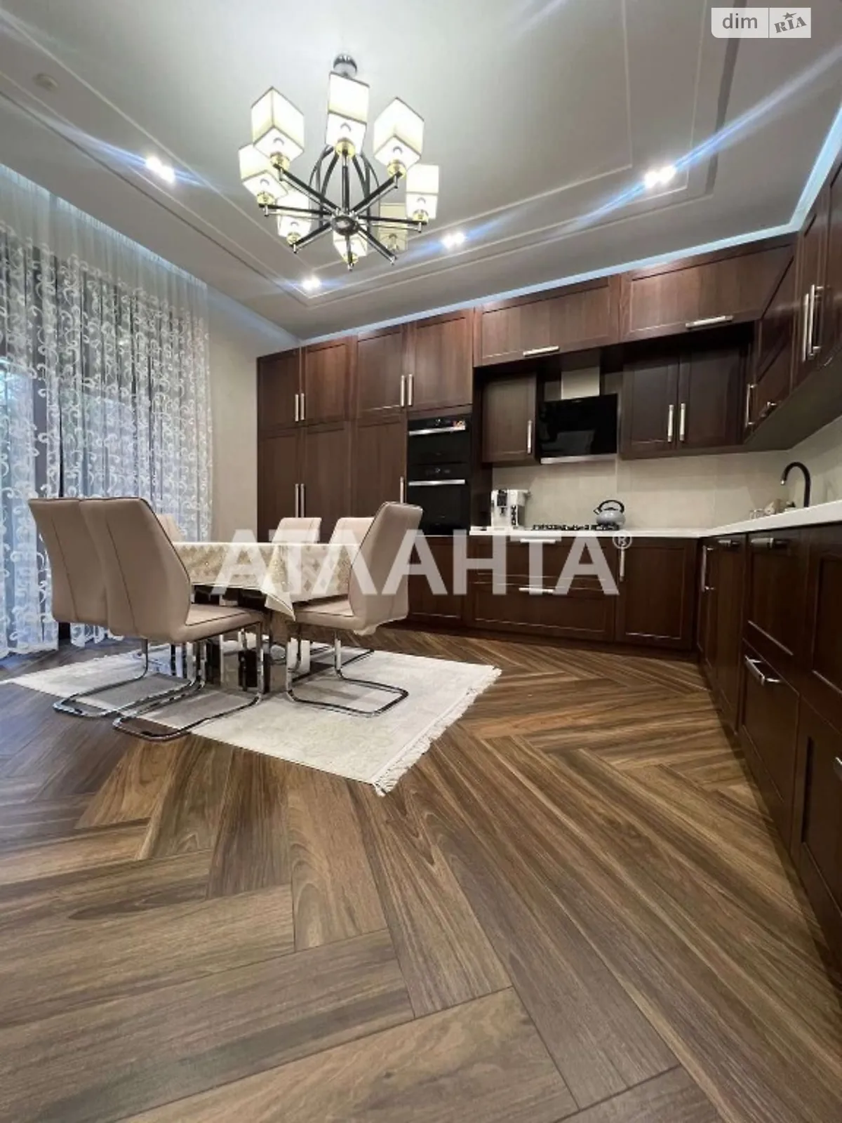 Продается часть дома 450 кв. м с мебелью, цена: 620000 $