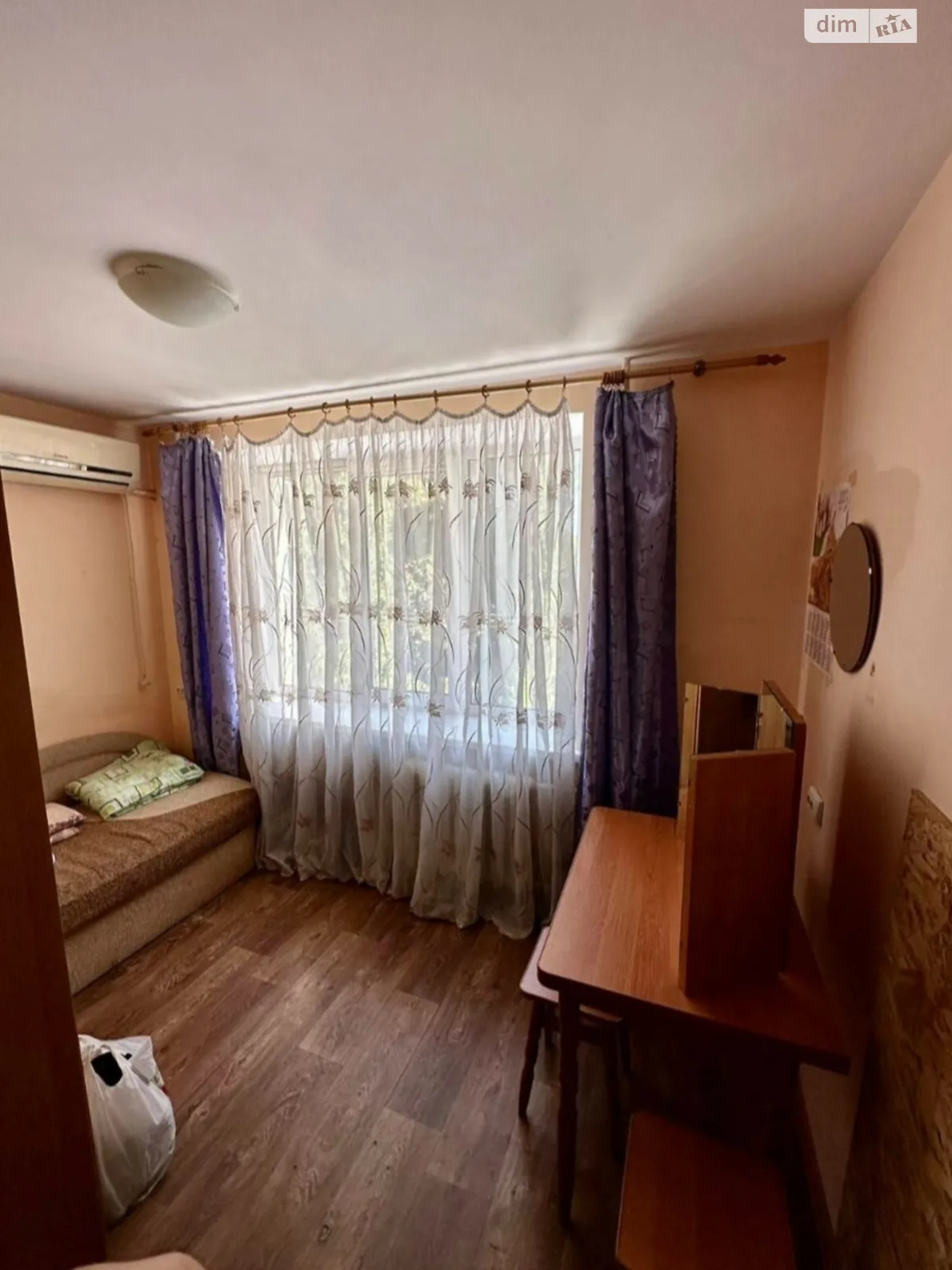 Продається 1-кімнатна квартира 11 кв. м у Чорноморську, вул. 1 Травня