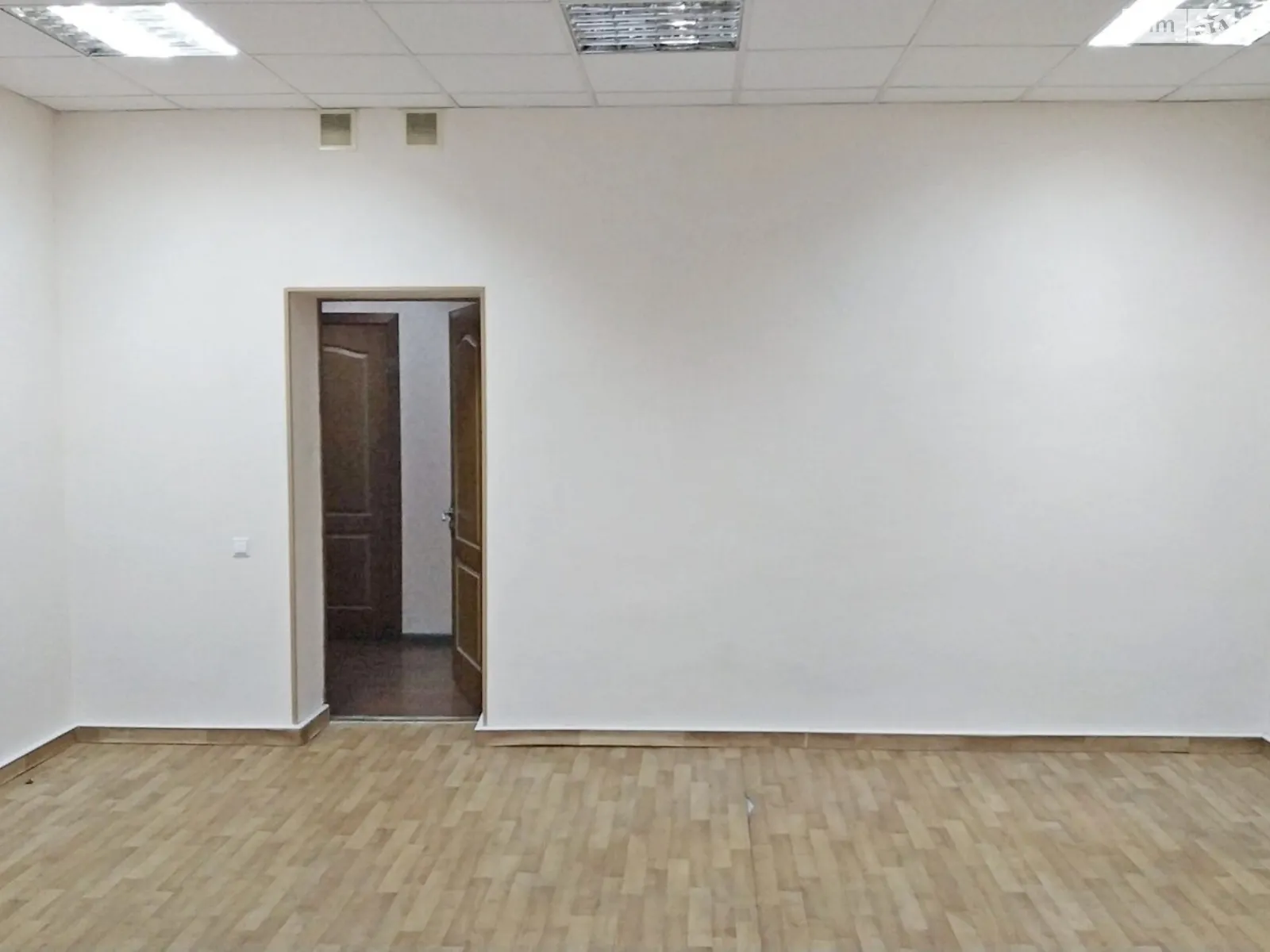 Здається в оренду офіс 40 кв. м в бізнес-центрі, цена: 18980 грн - фото 1