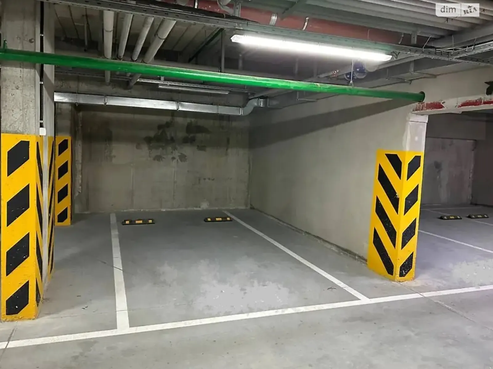 Продается подземный паркинг под легковое авто на 17.7 кв. м - фото 2