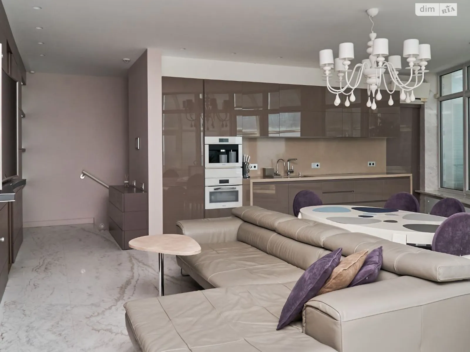 Продается 4-комнатная квартира 139.5 кв. м в Одессе, просп. Шевченко, 33Б - фото 1
