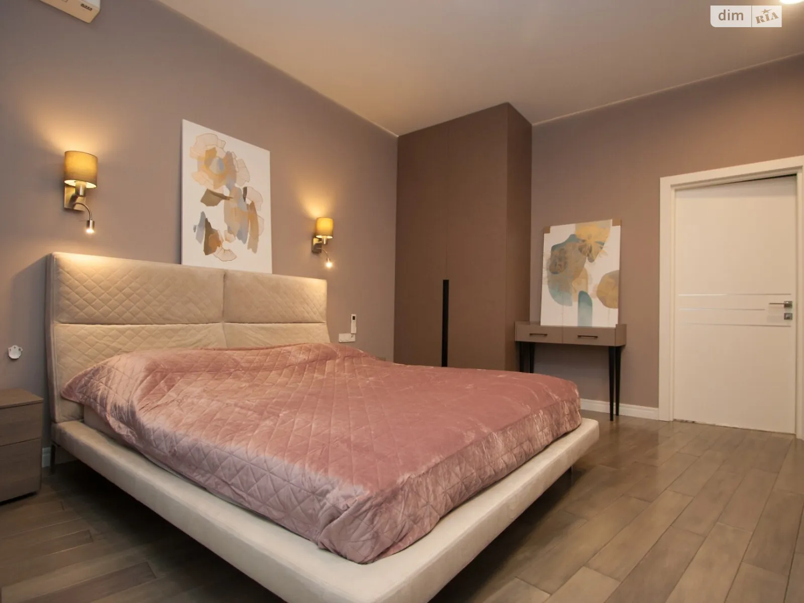 Продается 3-комнатная квартира 116 кв. м в Киеве, пер. Лабораторный, 6 - фото 1
