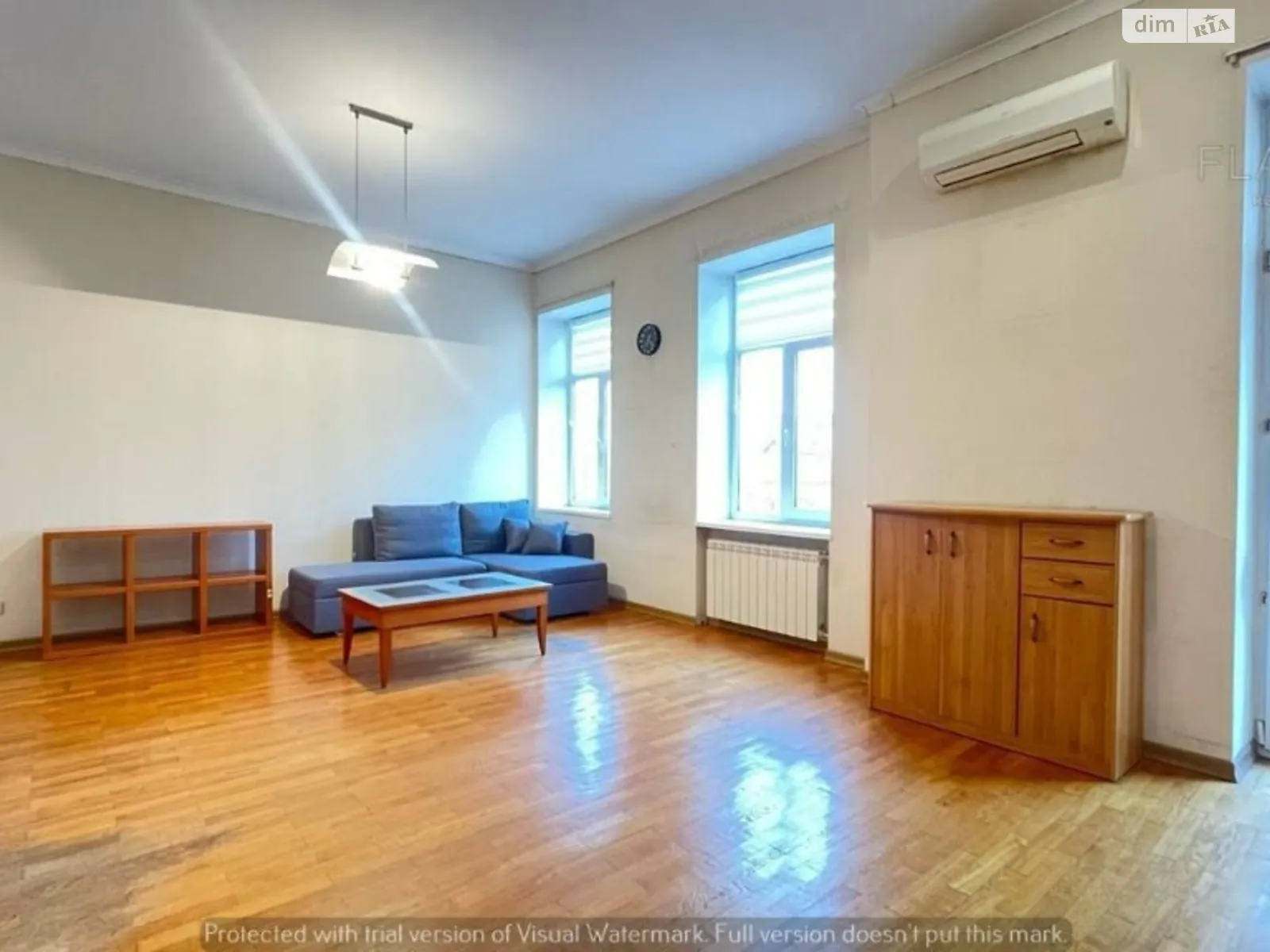 Продается 1-комнатная квартира 67 кв. м в Киеве, ул. Саксаганского, 32