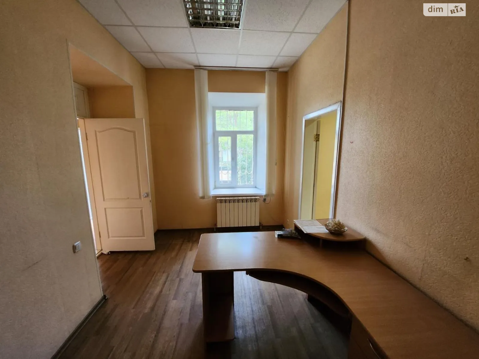 Продается офис 34 кв. м в бизнес-центре, цена: 23000 $