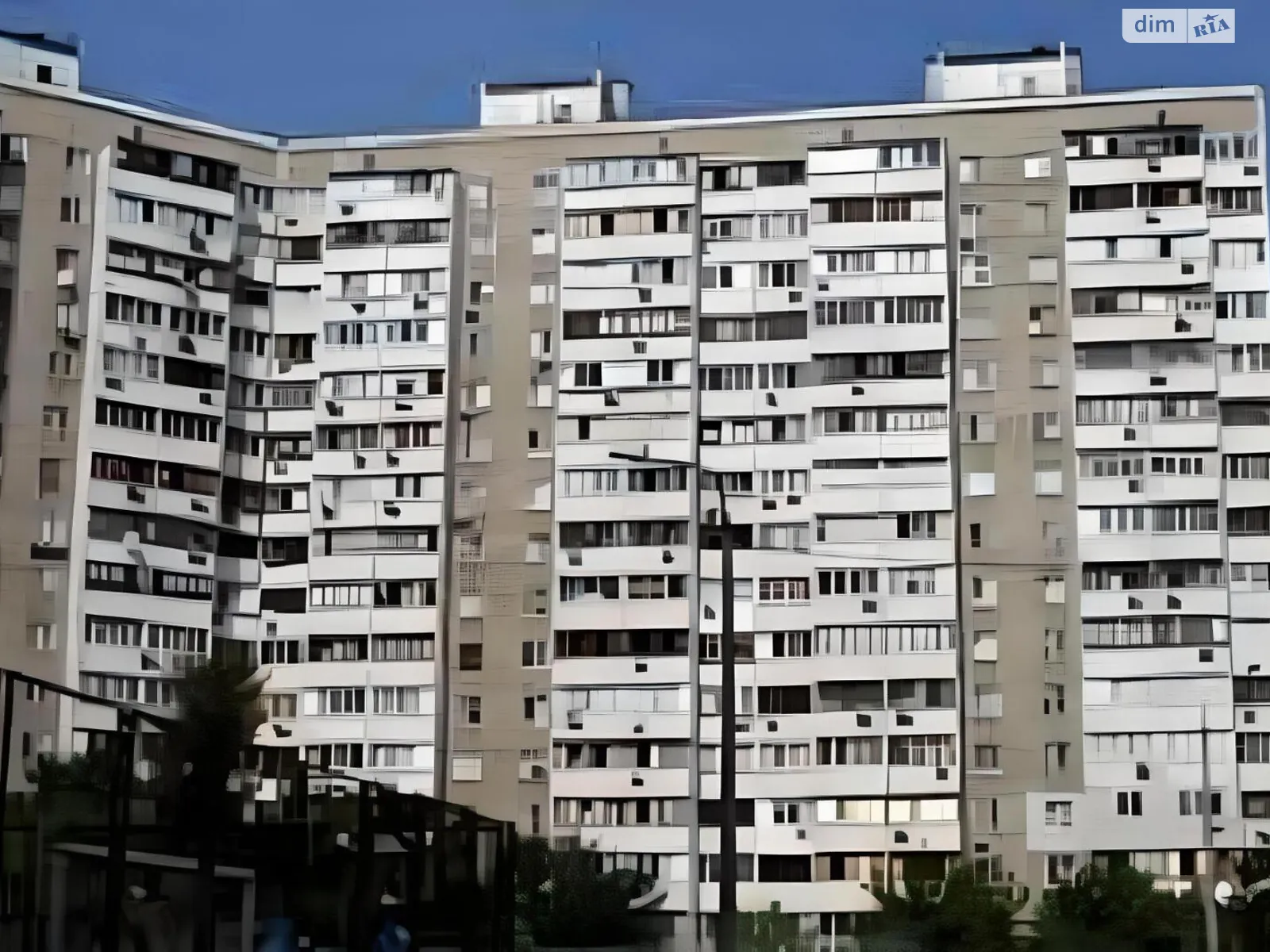 Продается 3-комнатная квартира 68 кв. м в Киеве, ул. Анны Ахматовой, 17 - фото 1