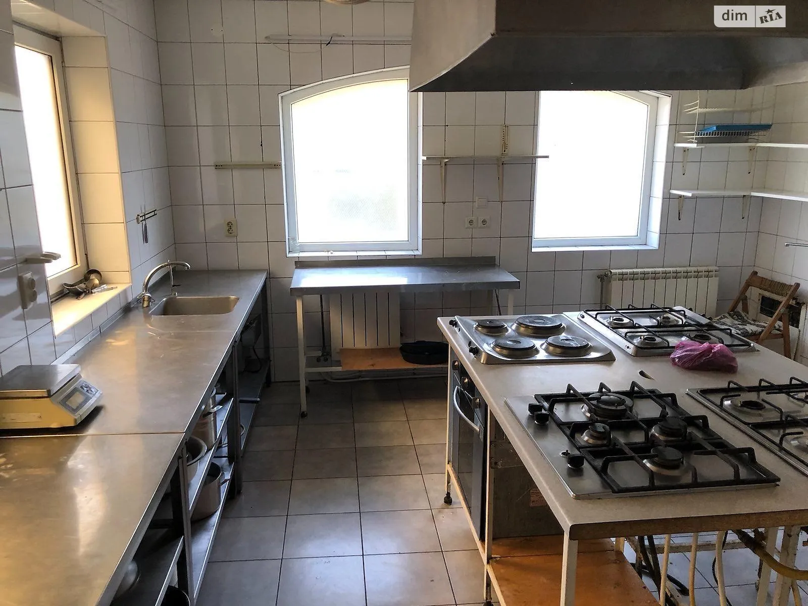 Продается объект сферы услуг 376 кв. м в 2-этажном здании, цена: 425000 $ - фото 1