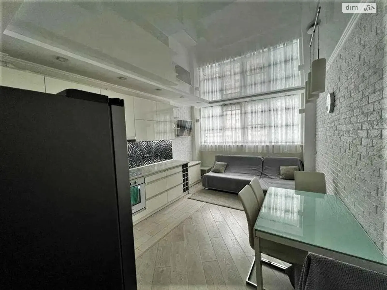 Продается 2-комнатная квартира 68.6 кв. м в Одессе, мас. Радужный - фото 1