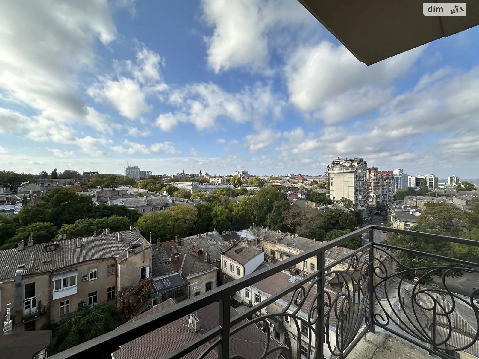 Продается 1-комнатная квартира 42 кв. м в Одессе, ул. Карантинная - фото 1