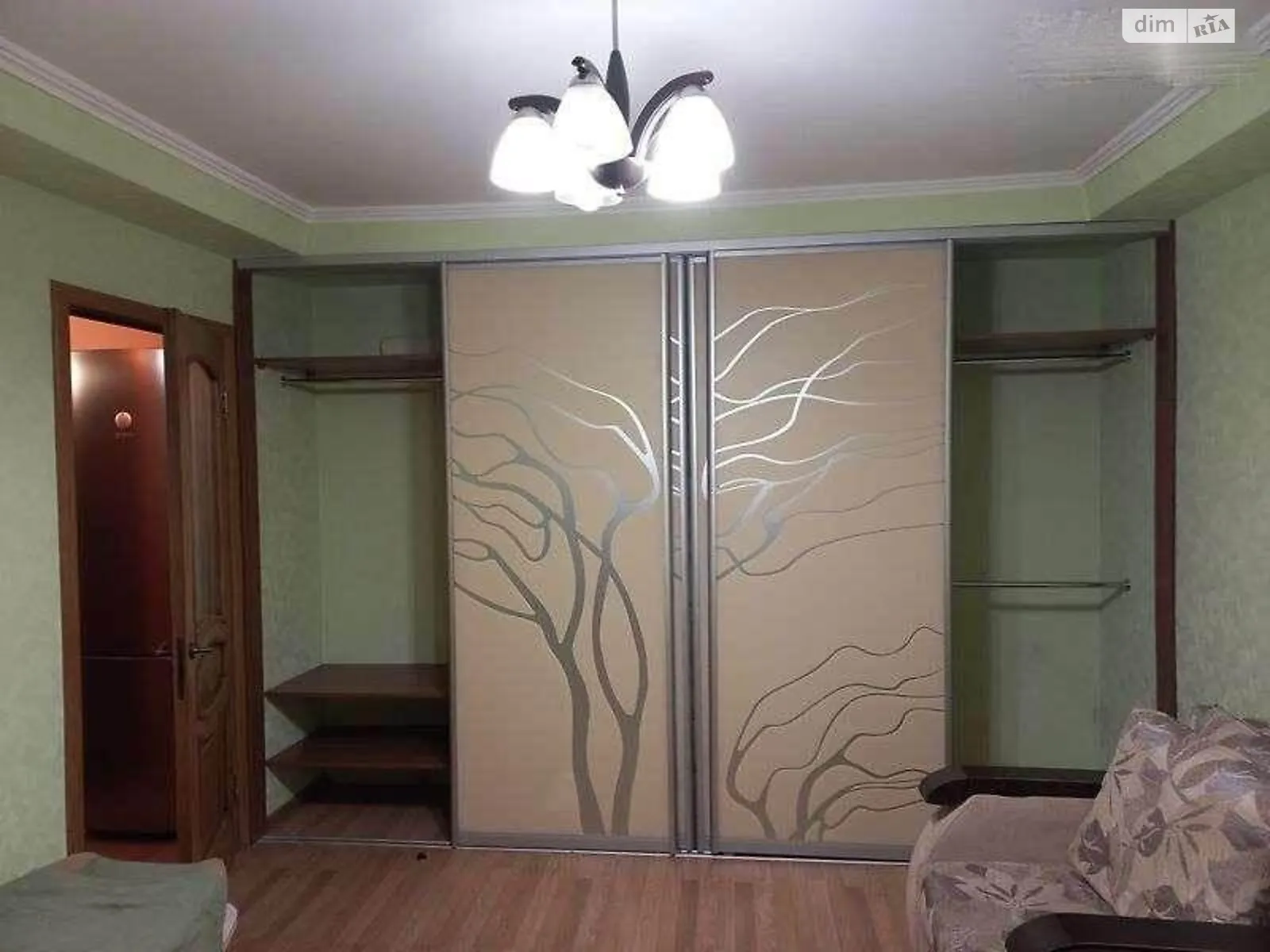 Продается 1-комнатная квартира 29 кв. м в Киеве, ул. Кирилловская, 126 - фото 1