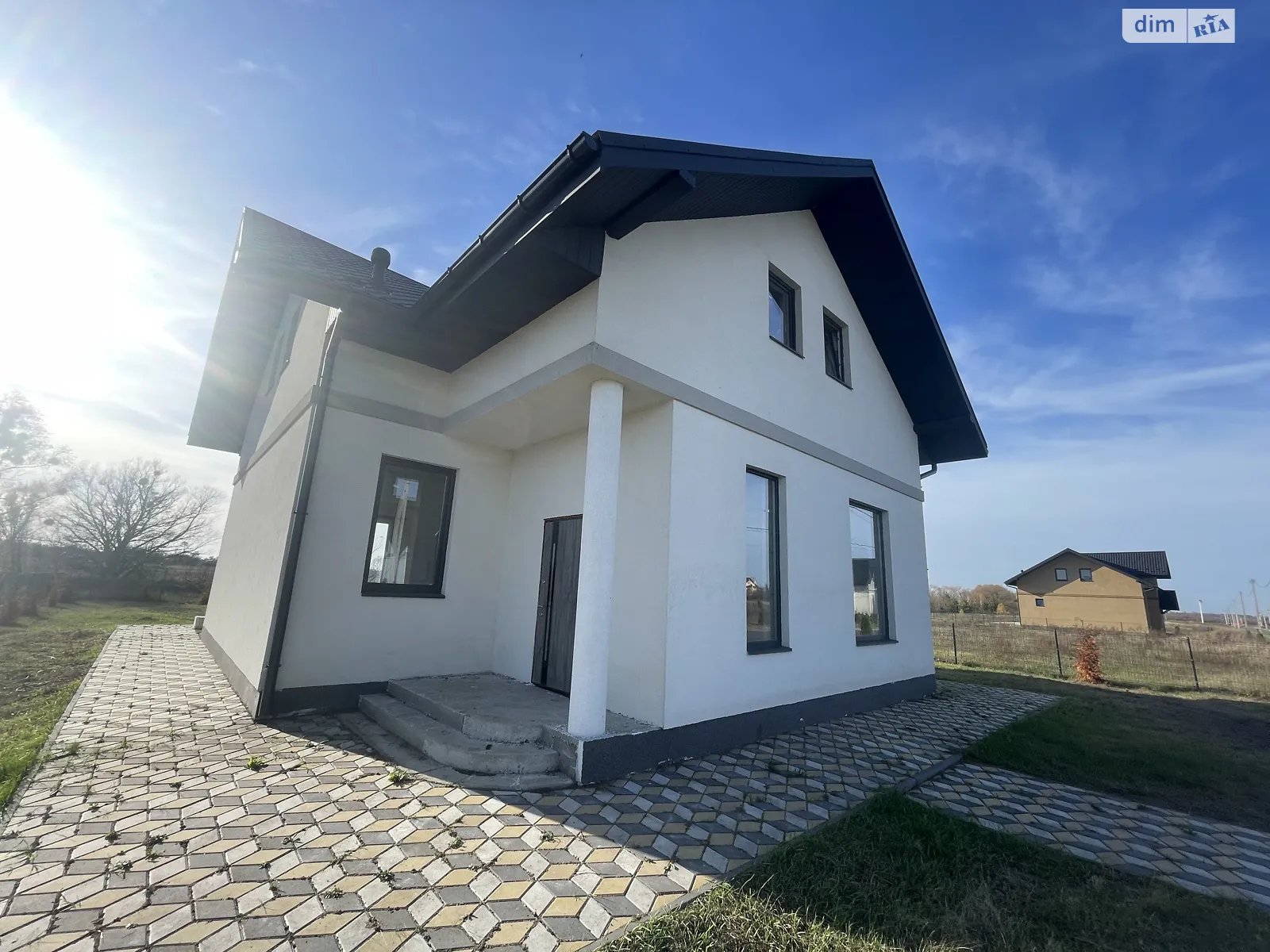 Продается дом на 2 этажа 190 кв. м с бассейном, цена: 85000 $ - фото 1