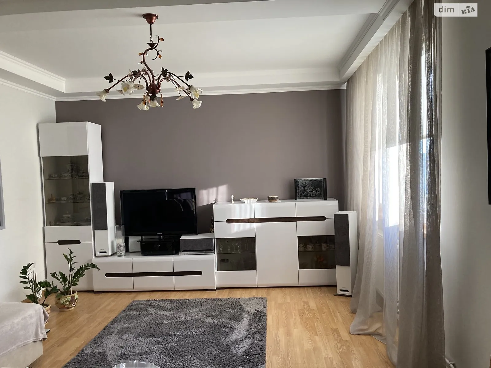 Продается 3-комнатная квартира 80 кв. м в Ужгороде, цена: 75000 $