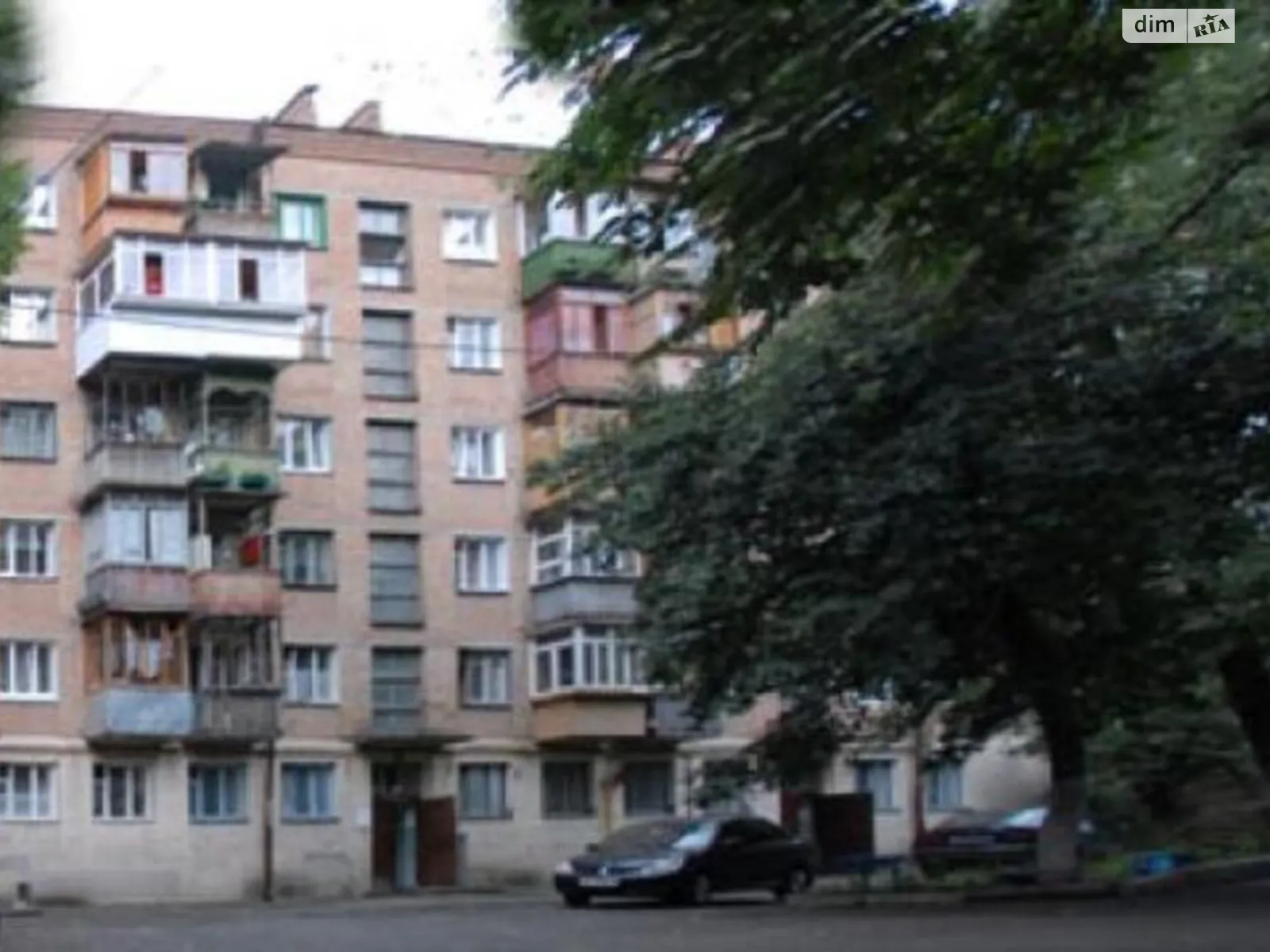 Продається 3-кімнатна квартира 62 кв. м у Києві, вул. Довнар-Запольського, 4А