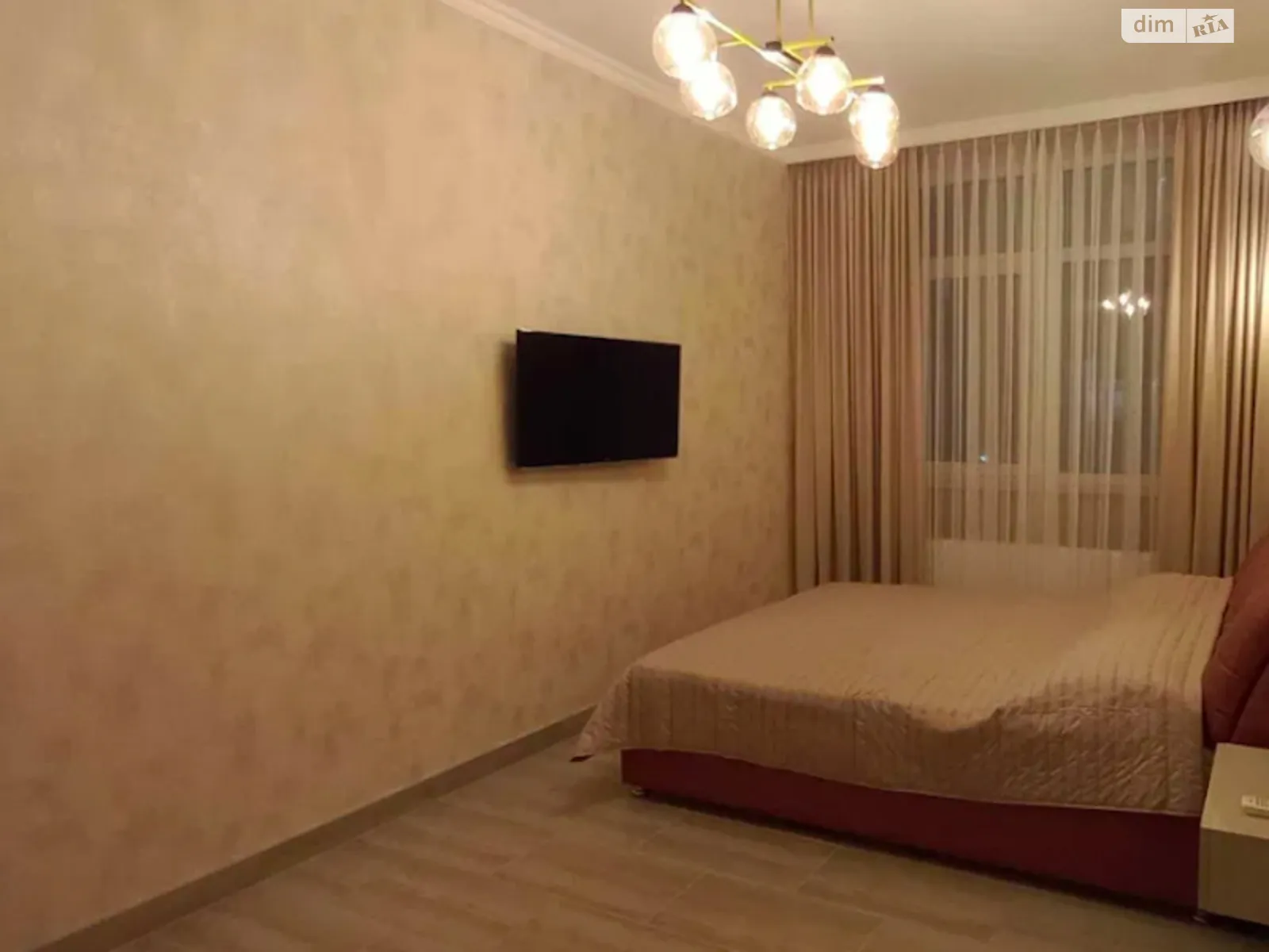 Продается 1-комнатная квартира 40 кв. м в Одессе, пер. Курортный, 1