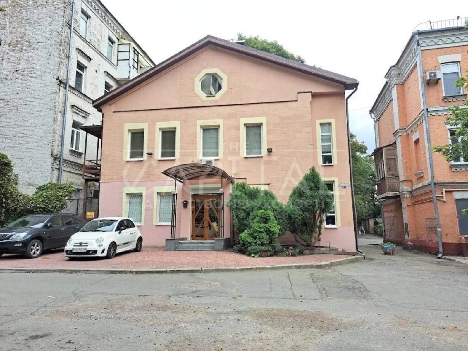 Сдается в аренду офис 252 кв. м в бизнес-центре, цена: 3500 $ - фото 1