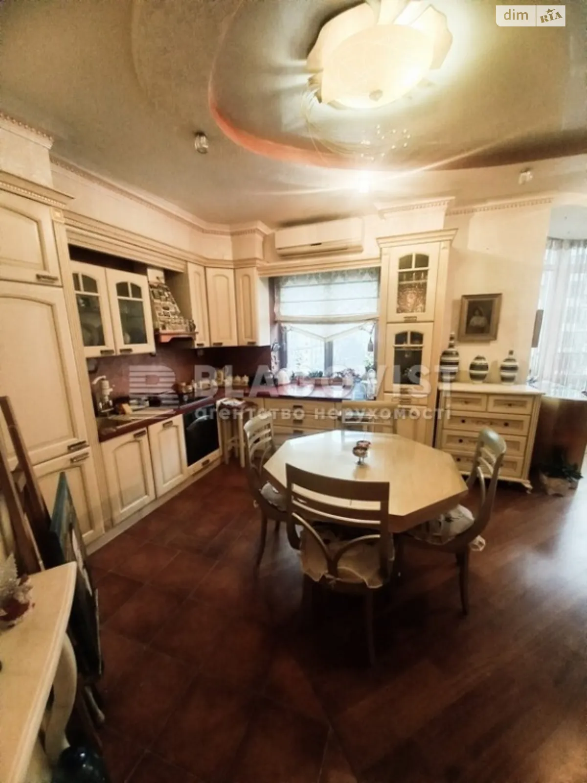 Продается 1-комнатная квартира 69 кв. м в Киеве, ул. Златоустовская, 50 - фото 1