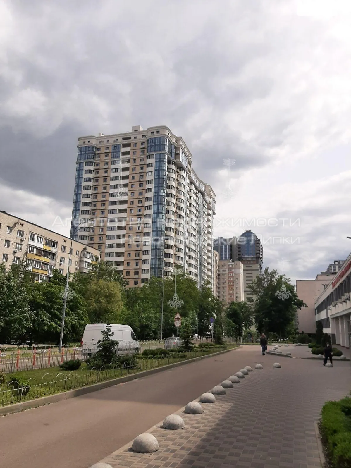 Продается 1-комнатная квартира 50 кв. м в Киеве, ул. Андрея Верхогляда(Драгомирова), 2А - фото 1
