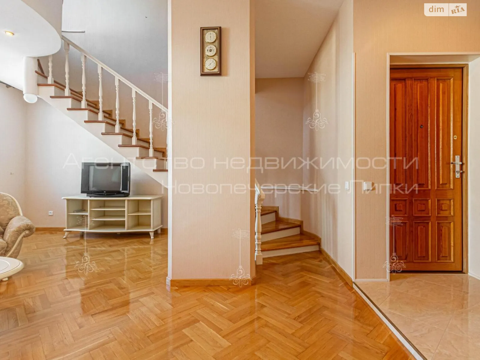 Продается 4-комнатная квартира 186 кв. м в Киеве, ул. Жилянская, 7В