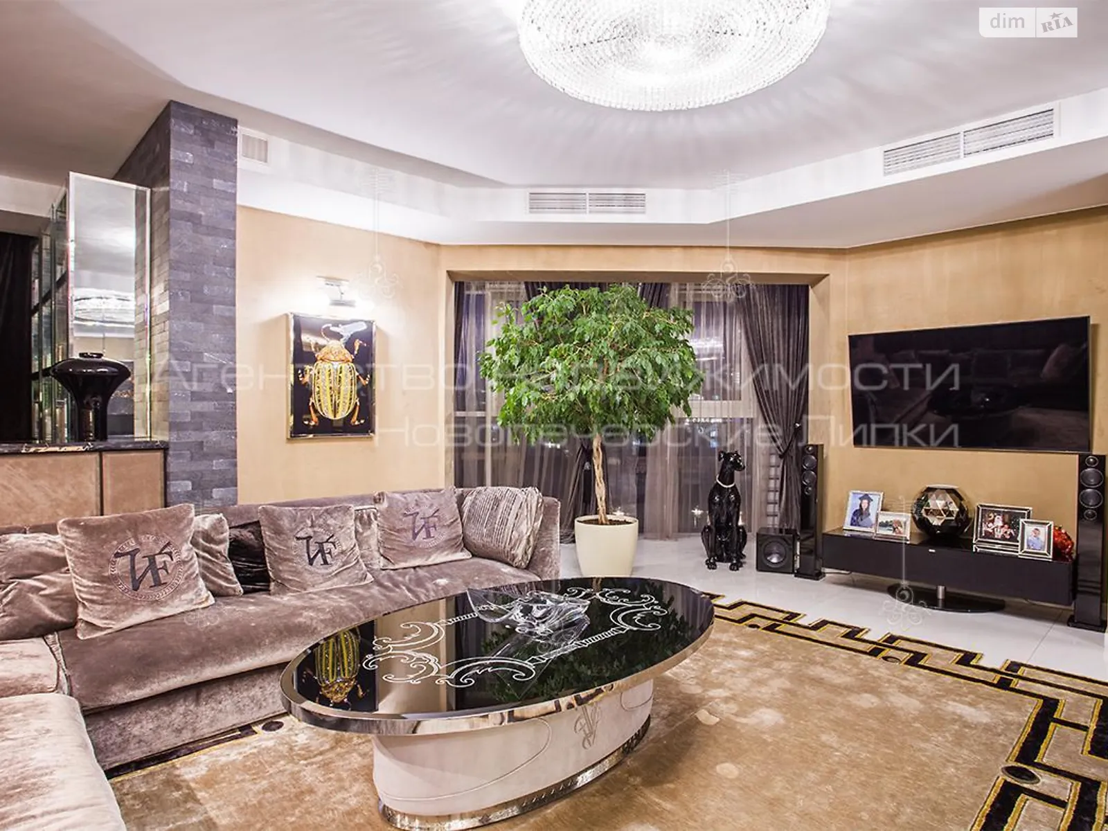 Продается 6-комнатная квартира 400 кв. м в Киеве, ул. Шевченко (Троещина)