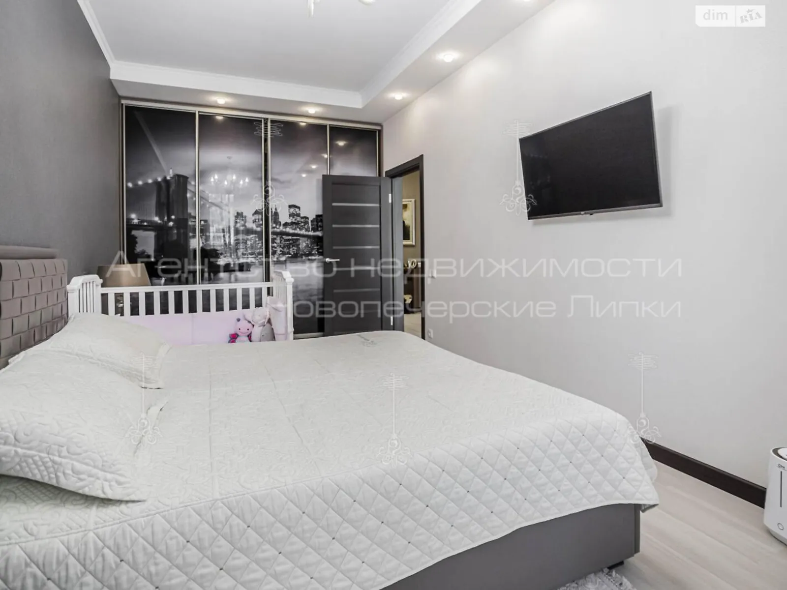 Продается 2-комнатная квартира 83 кв. м в Киеве, ул. Андрея Верхогляда(Драгомирова), 14 - фото 1