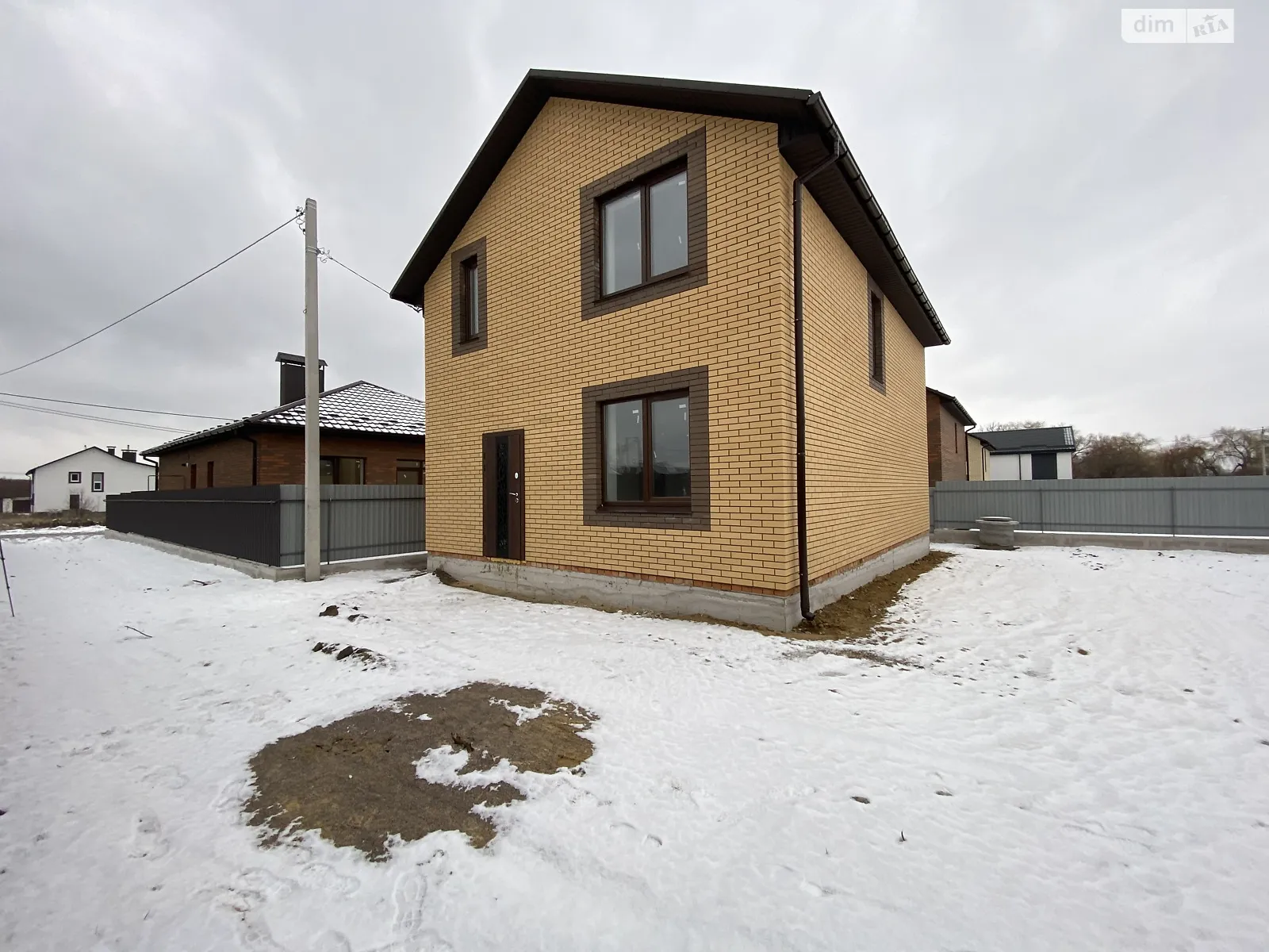 Продается дом на 2 этажа 120 кв. м с гаражом, цена: 88000 $ - фото 1