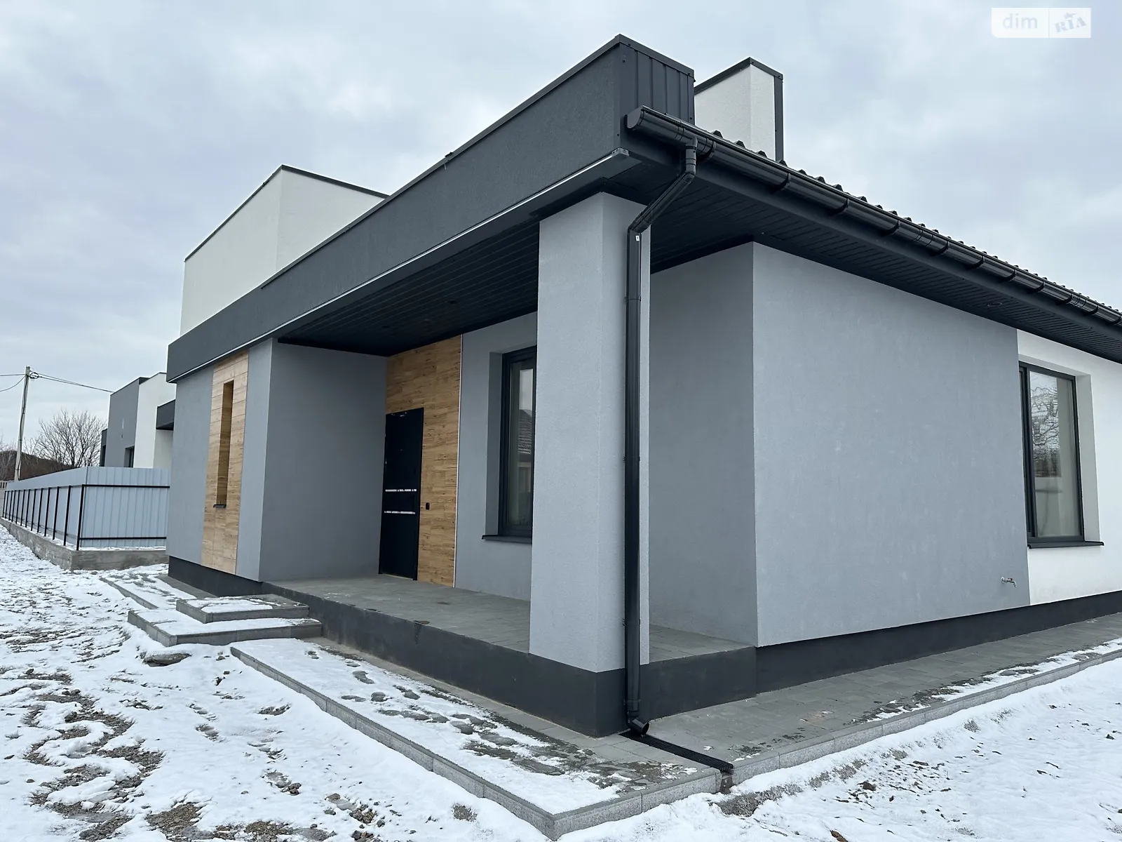 Продається одноповерховий будинок 106.7 кв. м з подвалом, цена: 105000 $ - фото 1