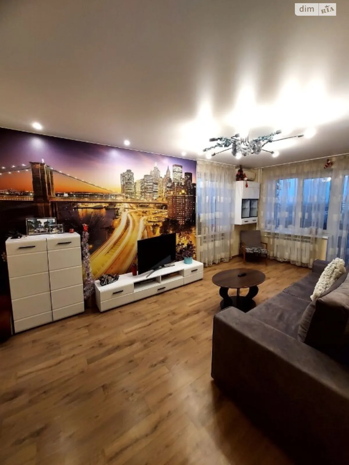 Продается 3-комнатная квартира 64 кв. м в Днепре, ул. Савченко Юрия