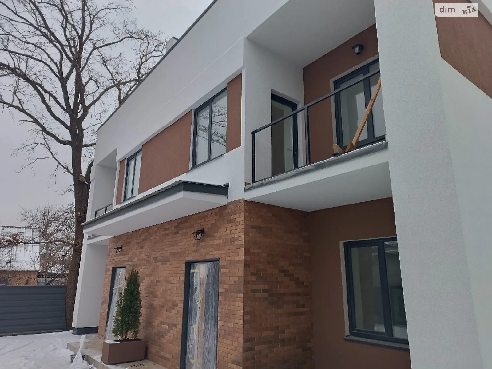 Продається будинок 2 поверховий 99 кв. м з гаражем, цена: 140000 $ - фото 1