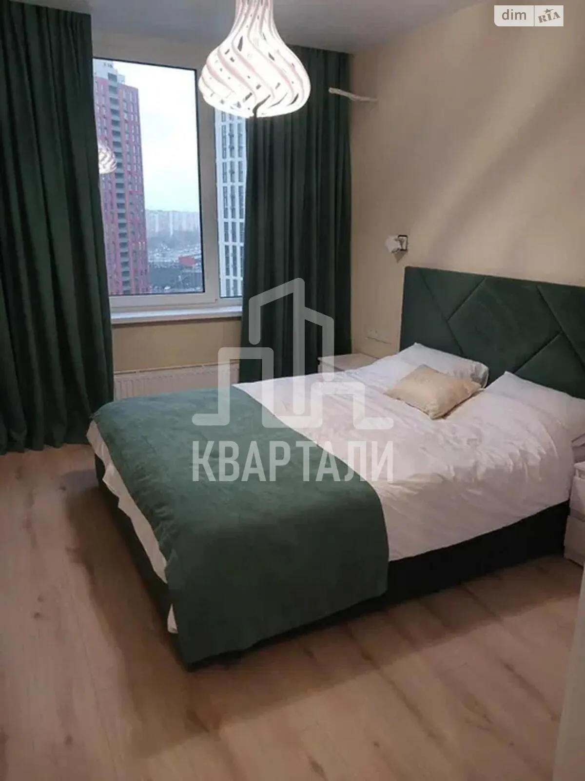 Продается 1-комнатная квартира 43 кв. м в Киеве, ул. Ивана Выговского(Маршала Гречко), 42