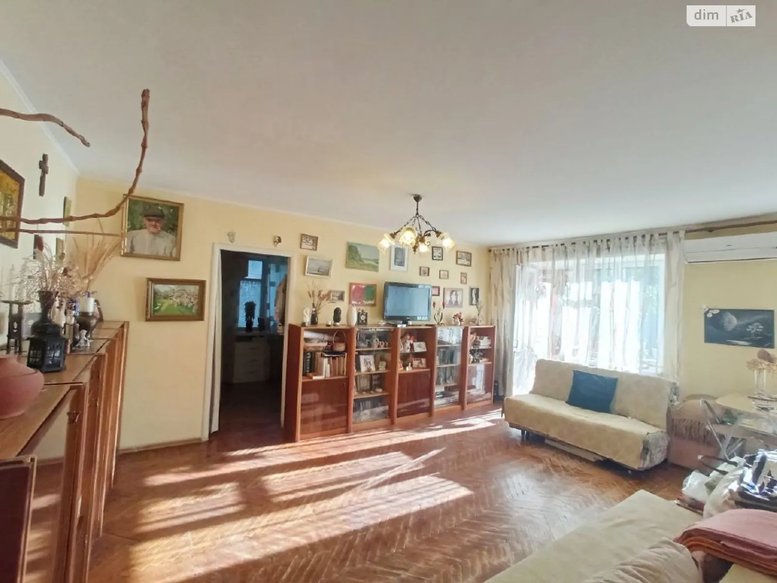 Продается 2-комнатная квартира 42 кв. м в Одессе, ул. Сегедская