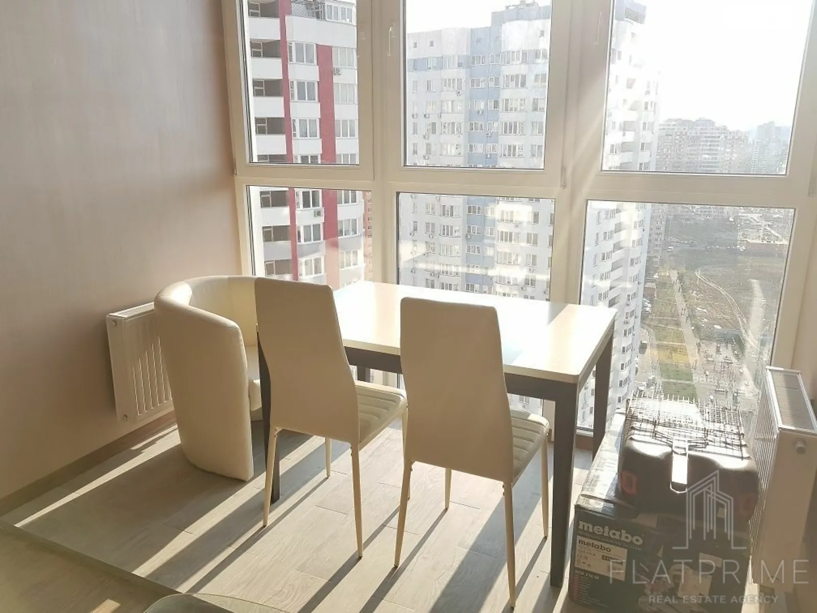 Продается 1-комнатная квартира 52 кв. м в Киеве, ул. Драгоманова, 2Б