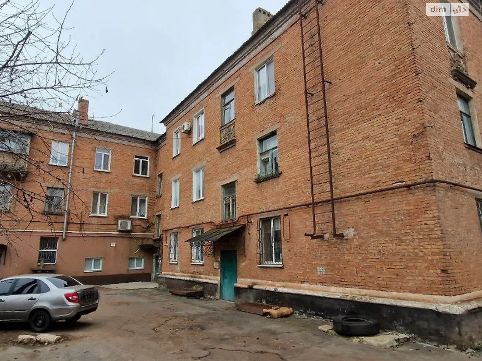 Продается 3-комнатная квартира 65.8 кв. м в Кривом Роге, ул. Шмаковская, 15 - фото 1